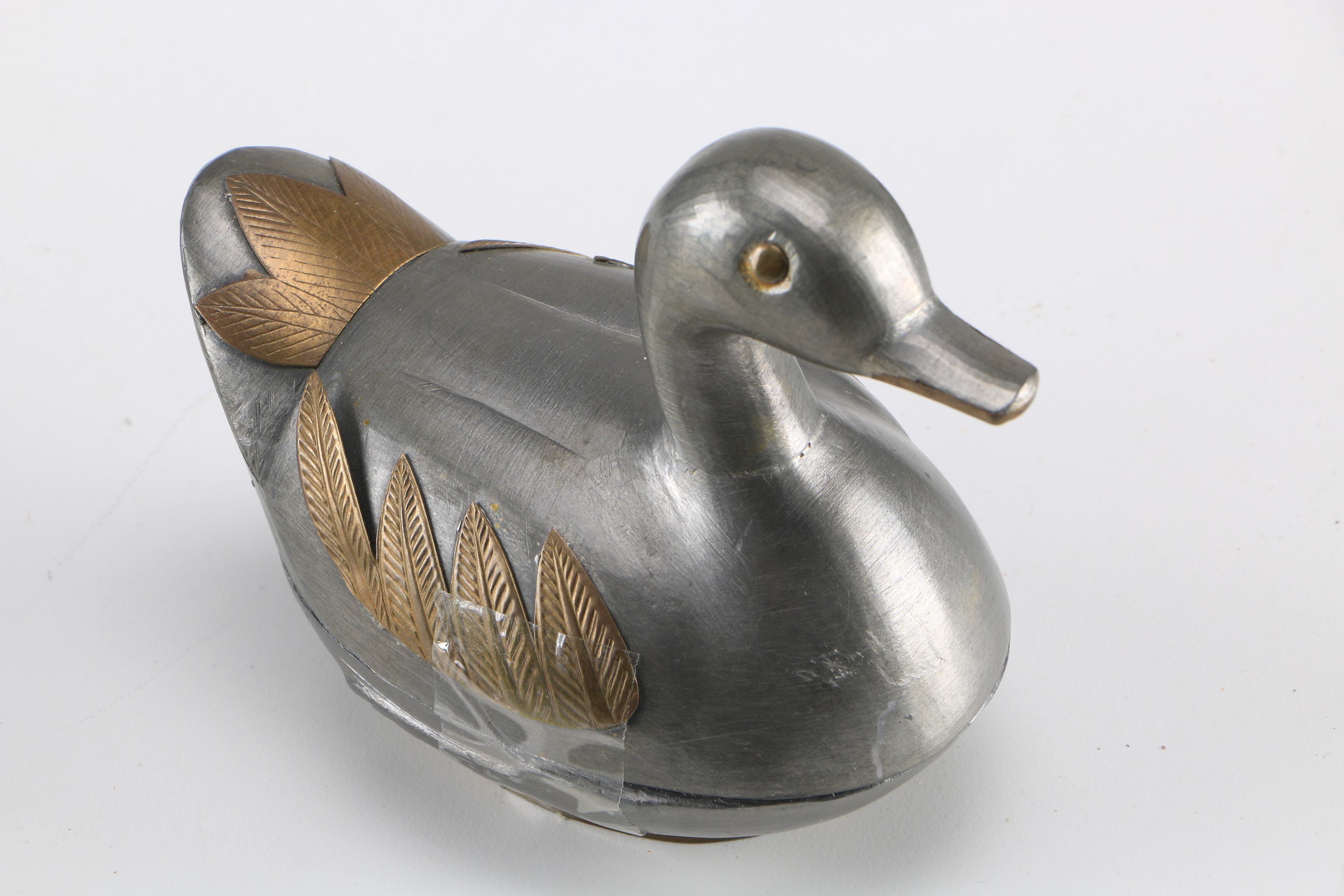 Metal Décor including Heritage Knight Radio