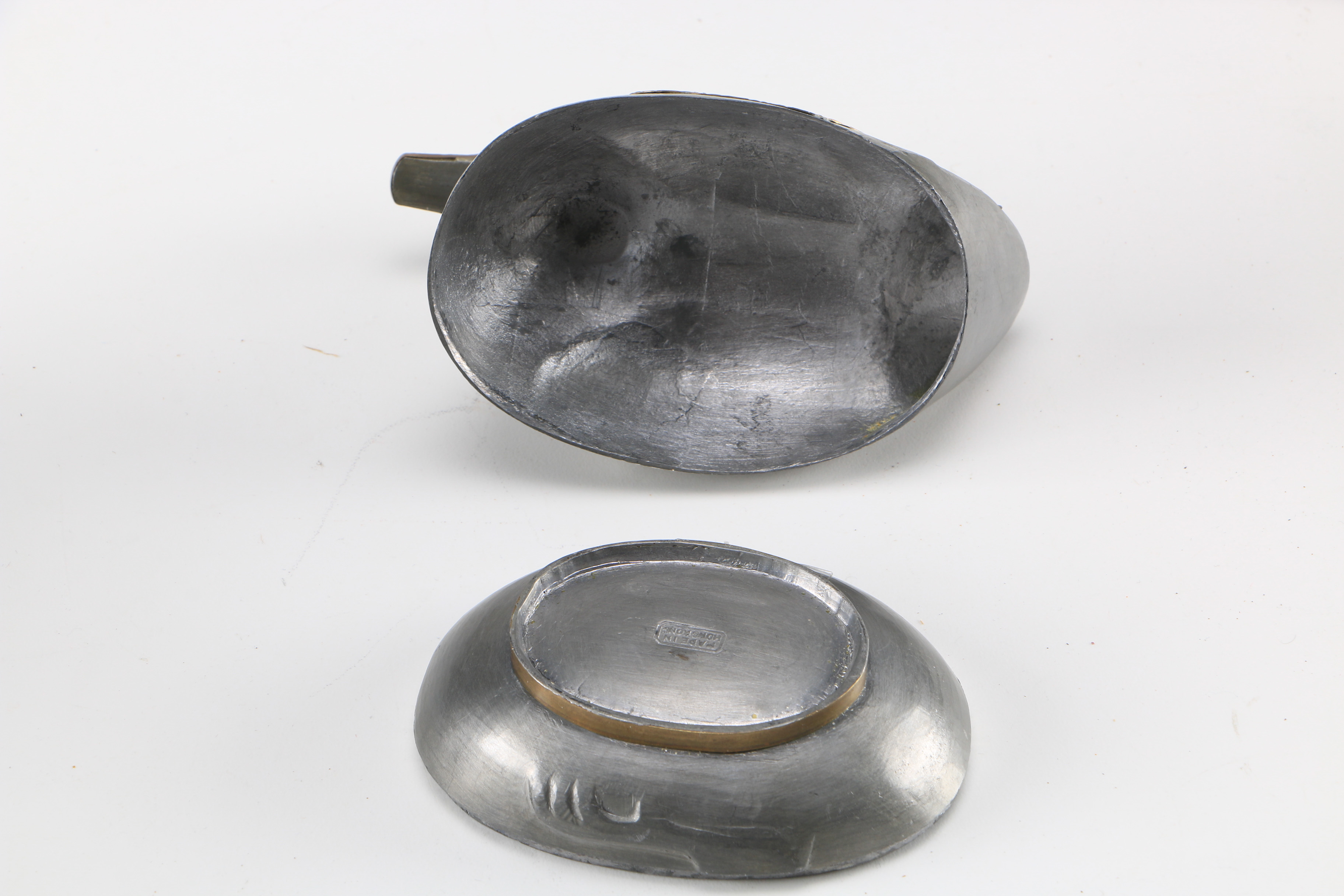 Metal Décor including Heritage Knight Radio