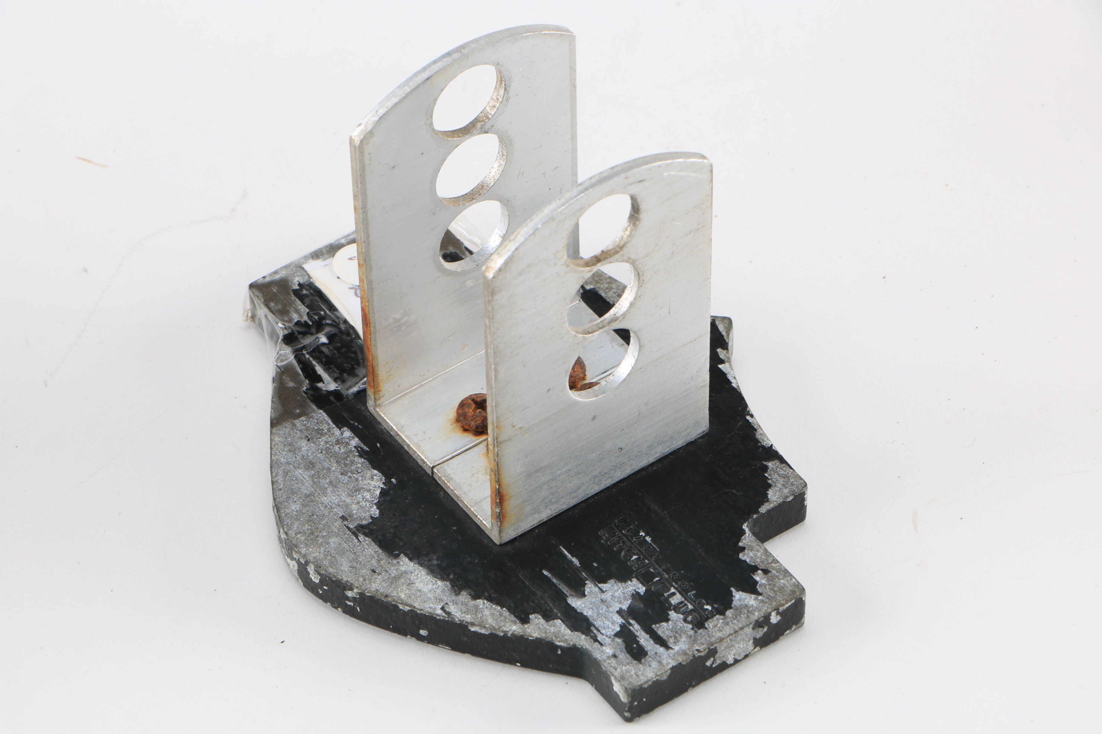 Metal Décor including Heritage Knight Radio