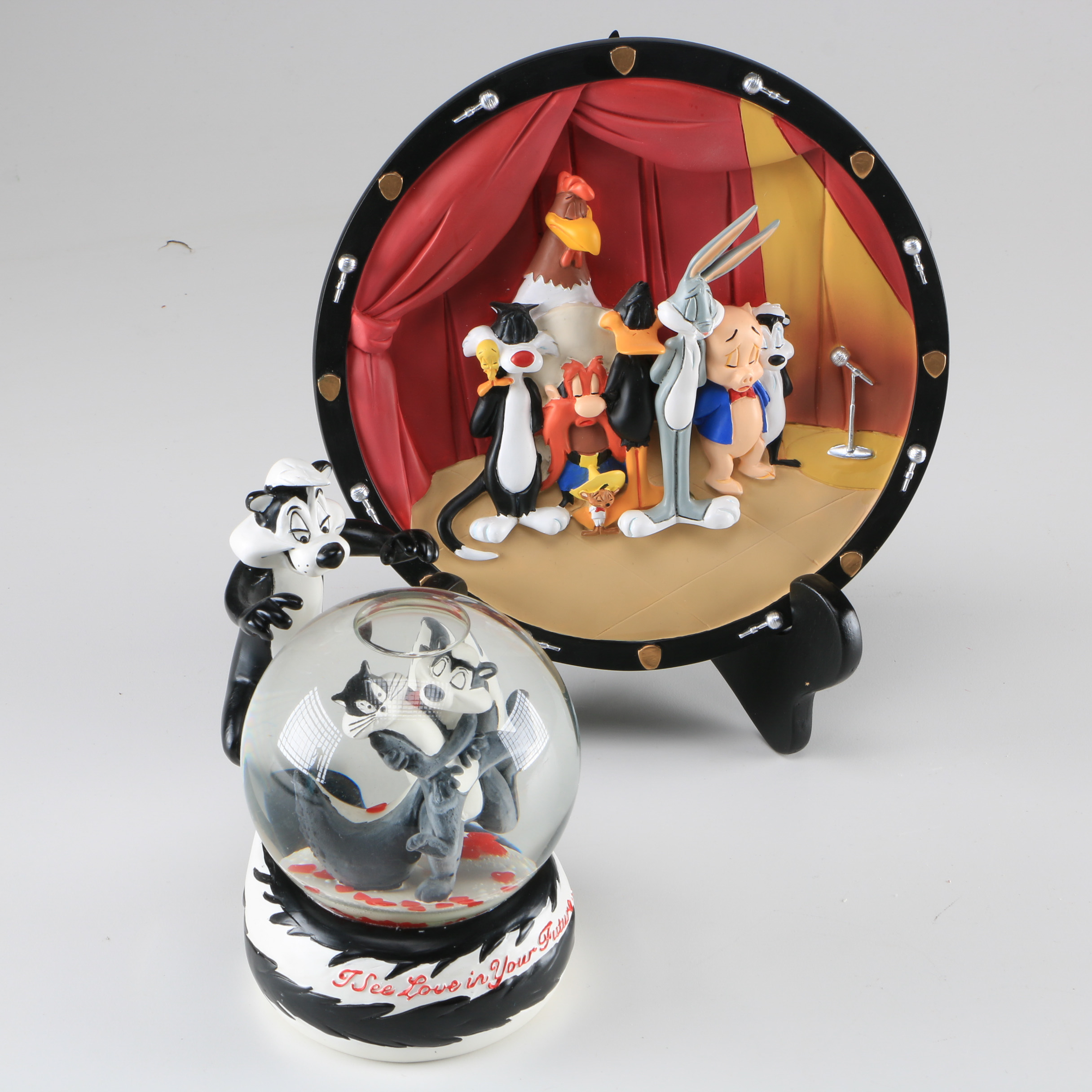 Looney Tunes Plate and Snow Globe