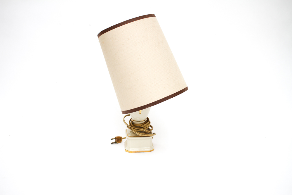 Vintage Floral Motif Table Lamp