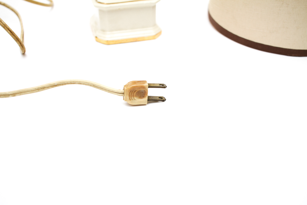 Vintage Floral Motif Table Lamp