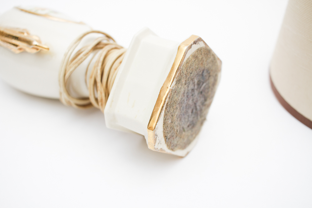 Vintage Floral Motif Table Lamp