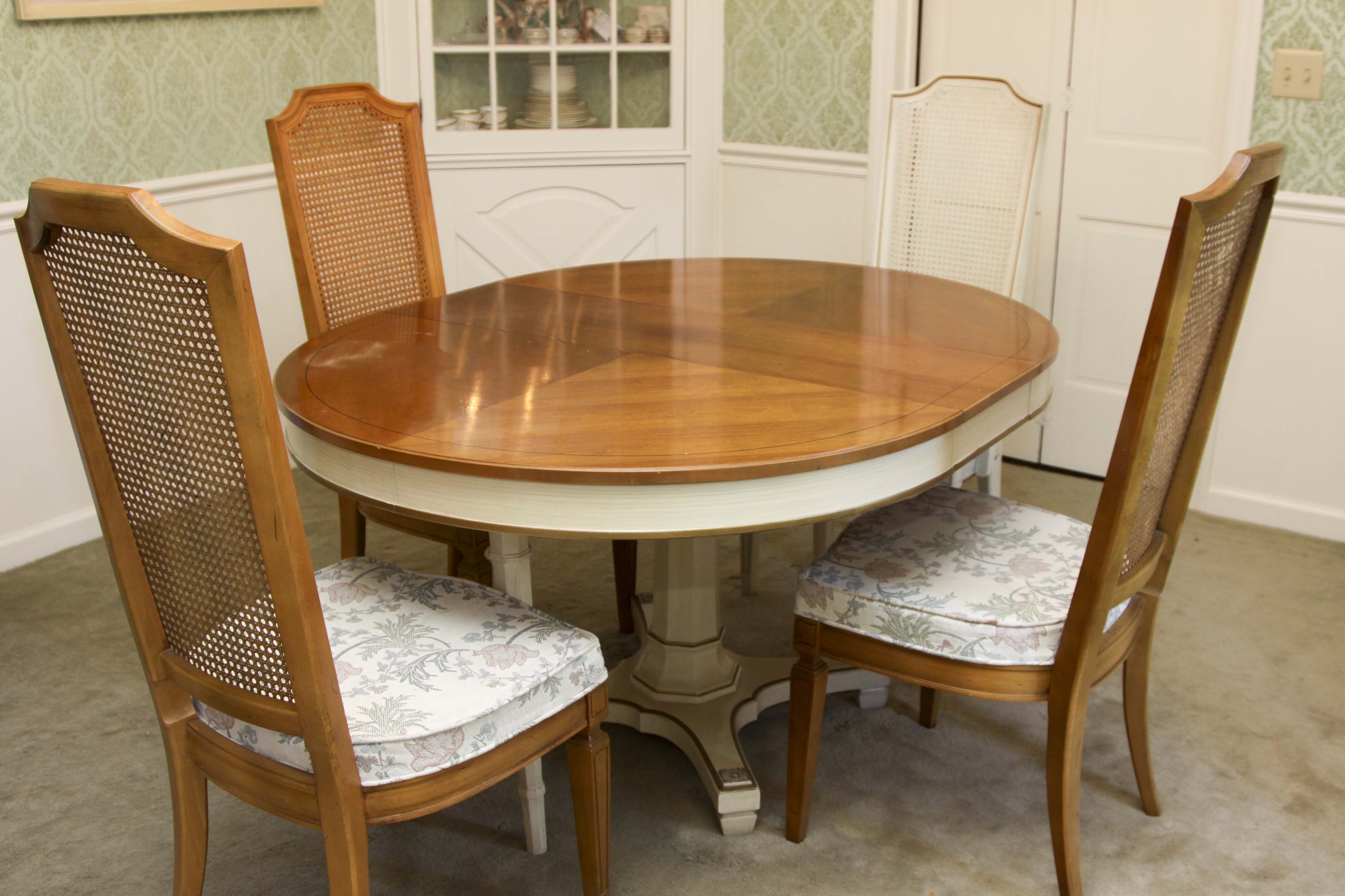 A  Vintage Thomasville Dining Set