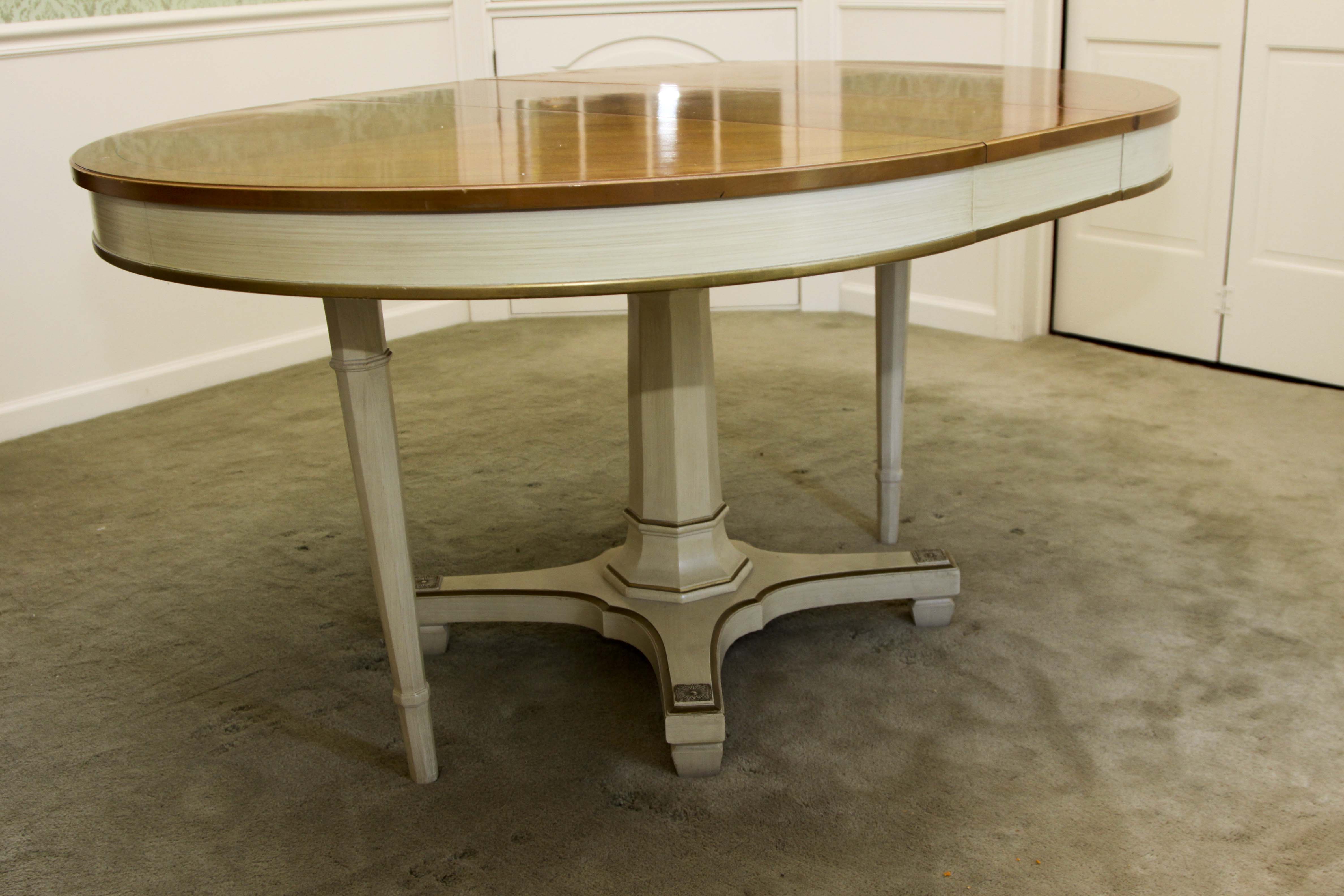 A  Vintage Thomasville Dining Set