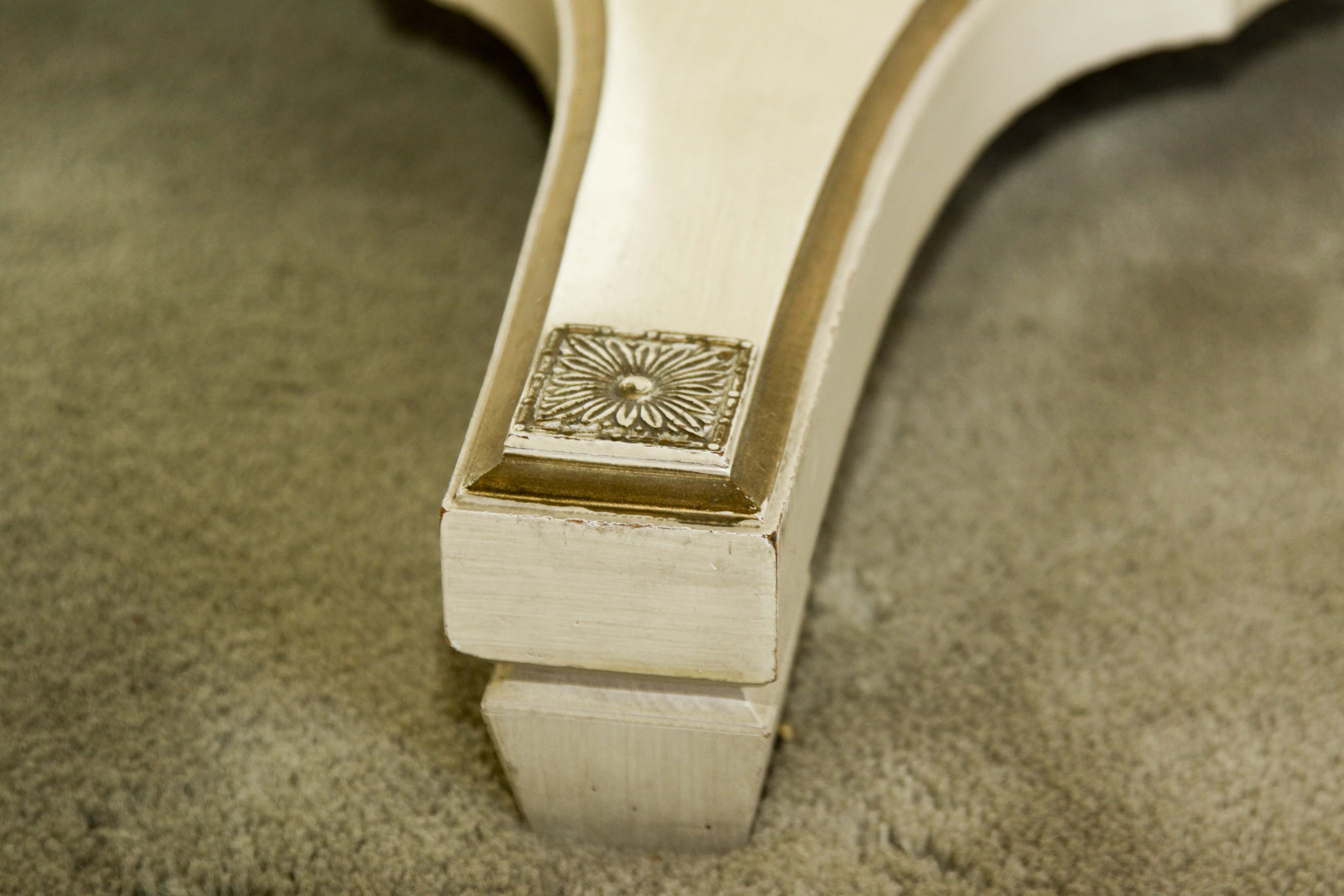 A  Vintage Thomasville Dining Set