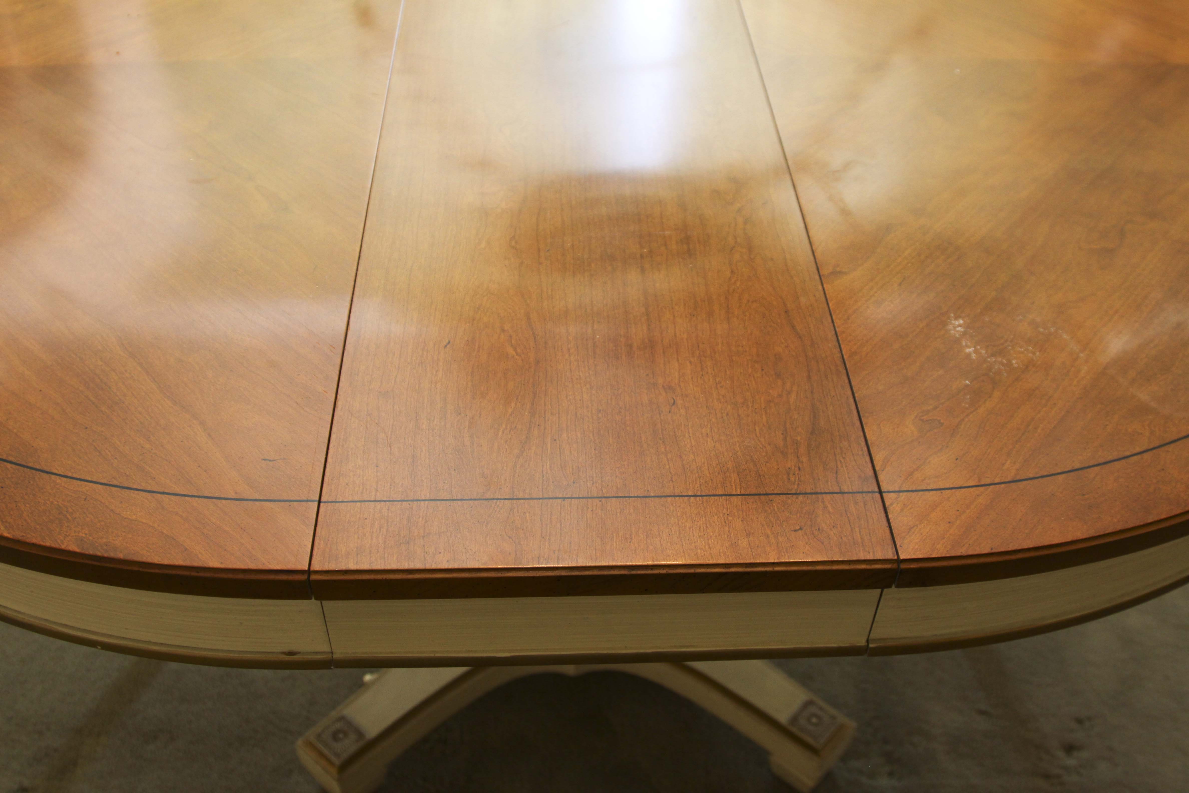 A  Vintage Thomasville Dining Set