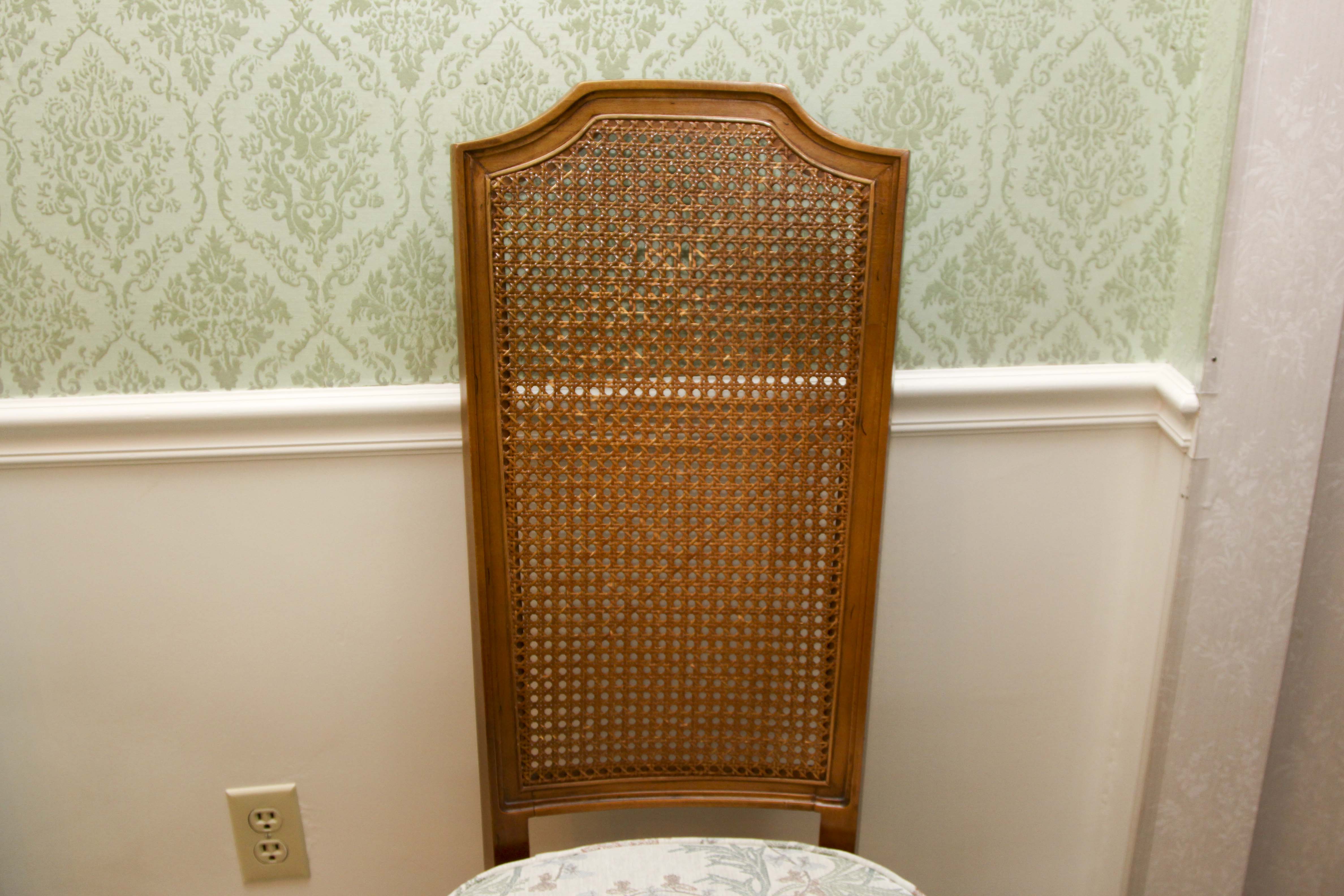 A  Vintage Thomasville Dining Set