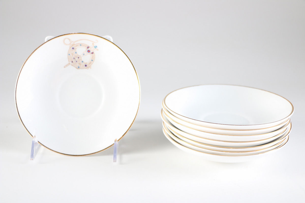 "Tara Brooch" Royal Tara Fine Bone China Dinner Set and Wall Clock