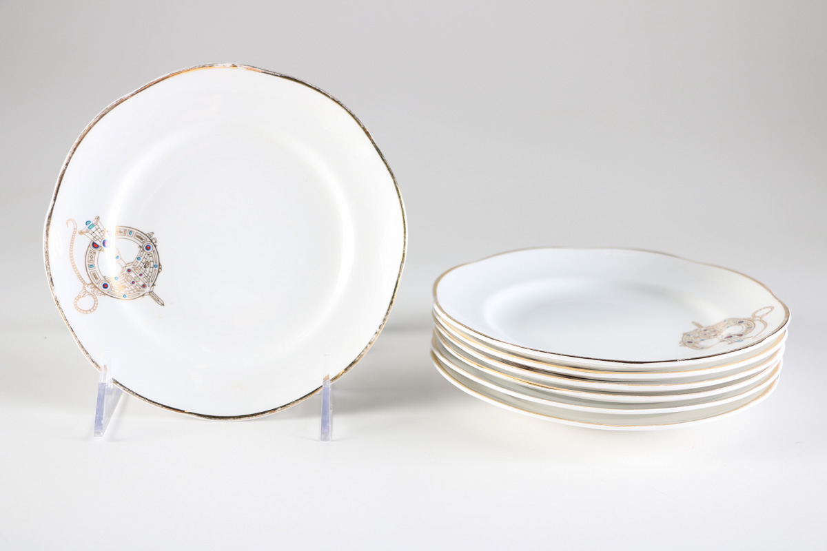 "Tara Brooch" Royal Tara Fine Bone China Dinner Set and Wall Clock