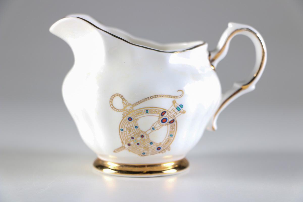 "Tara Brooch" Royal Tara Fine Bone China Dinner Set and Wall Clock