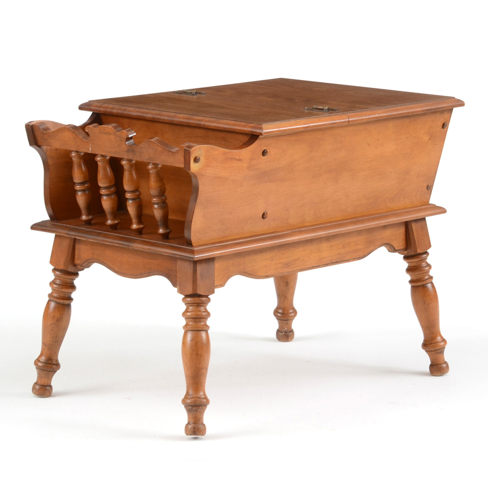 Early American Style Dough Box End Table