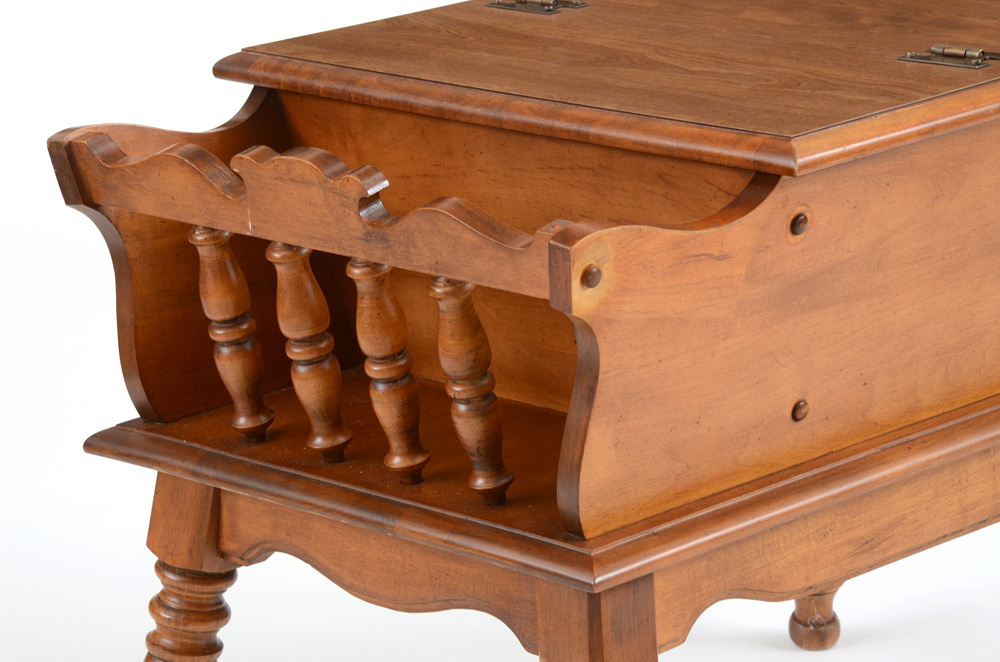 Early American Style Dough Box End Table