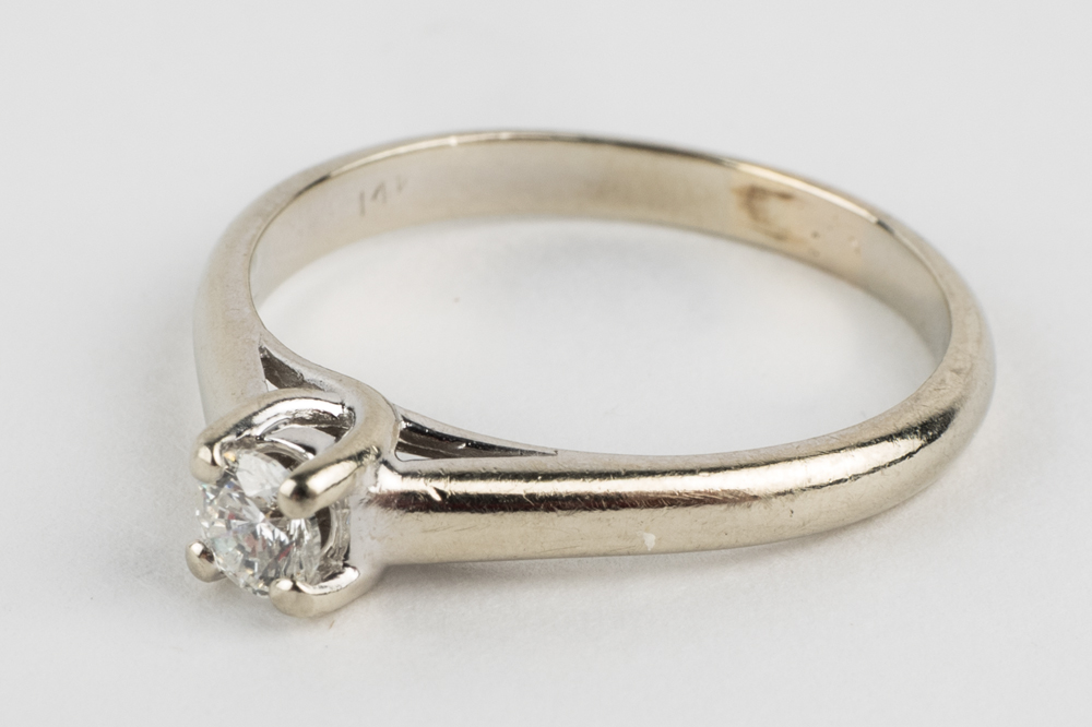 14K White Gold Diamond Ring