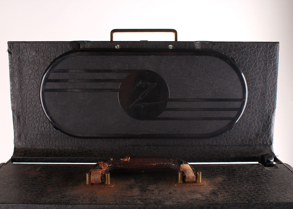 Zenith Trans-Oceanic Radio