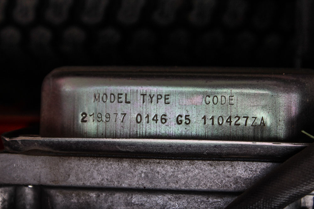 Snapper 28 Hi-Vac Rear Engine Riding Lawn Mower