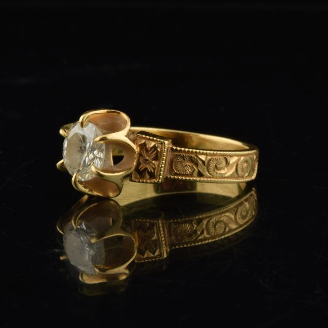 1.02 CTS Diamond and 18K Yellow Gold Ring