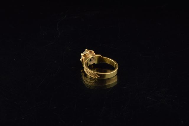 1.02 CTS Diamond and 18K Yellow Gold Ring