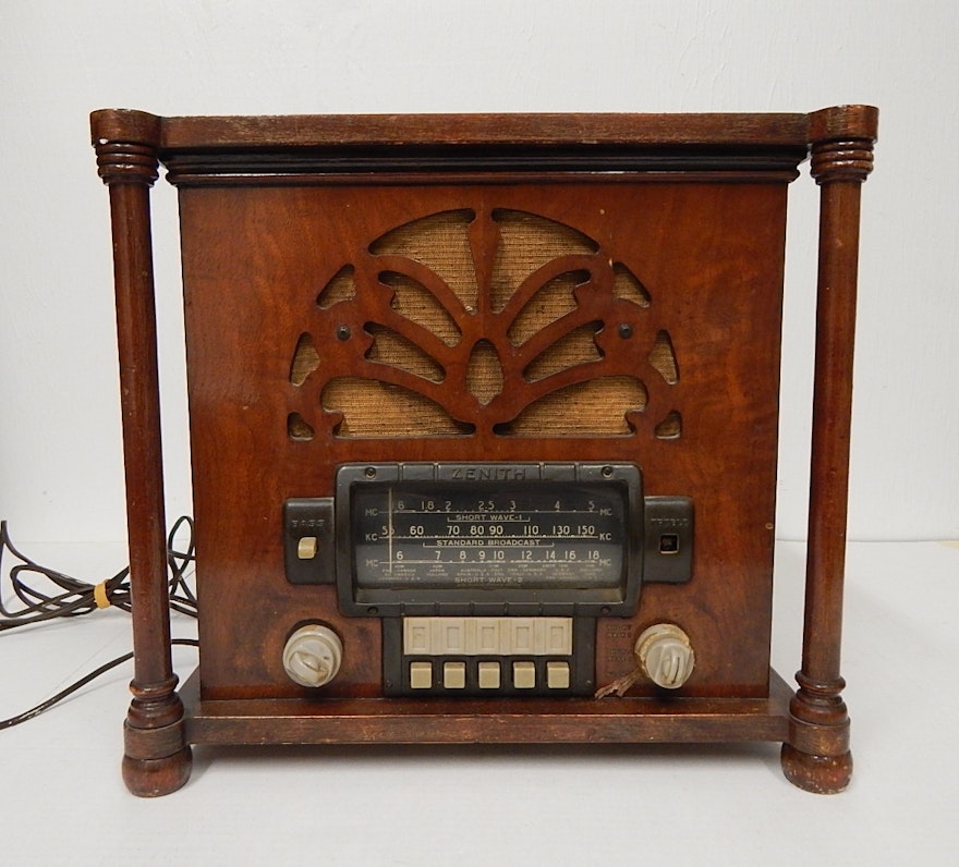 Vintage Zenith Shortwave Radio