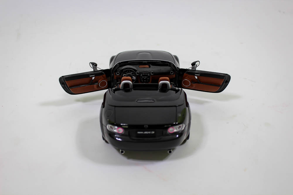 Auto Art Mazda MX-5 Roadster in Black