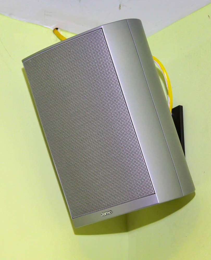 Jamo Subwoofer With Five-Speaker Surround Sound System