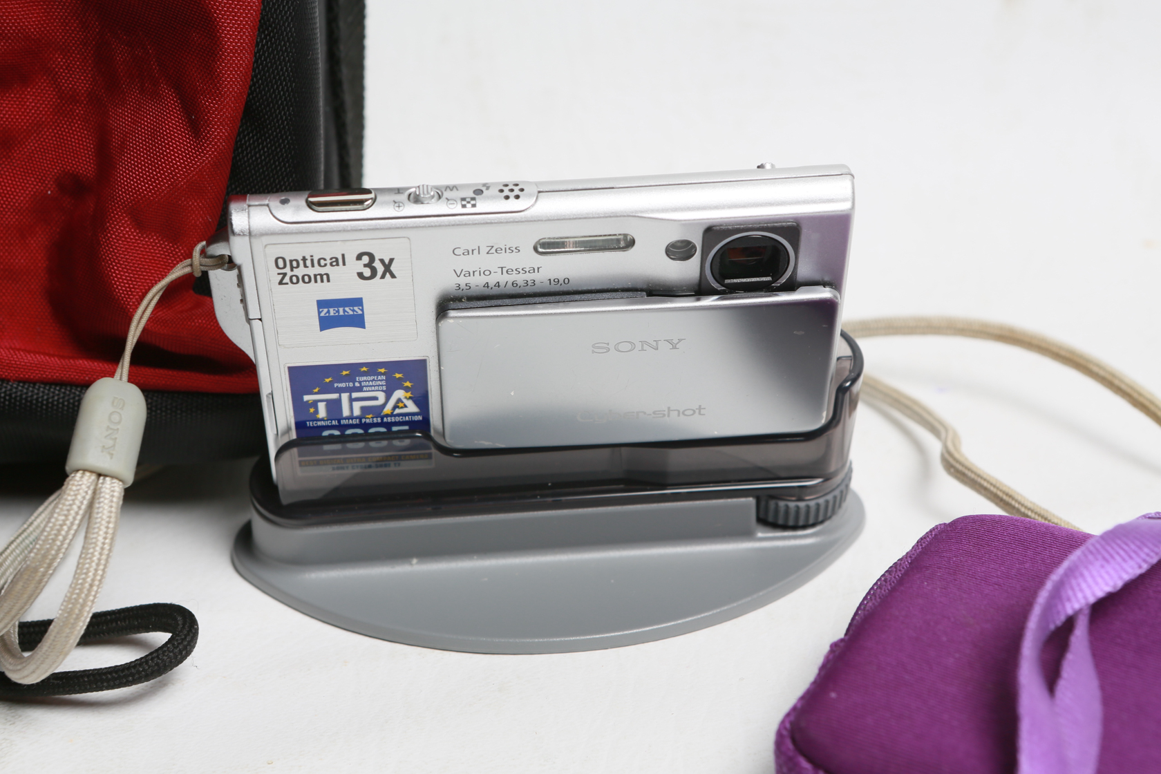 Sony Cybershot 16.2 MegaPixel and Sony Optical Zoom 3X 5.1MegaPixel Video Camera