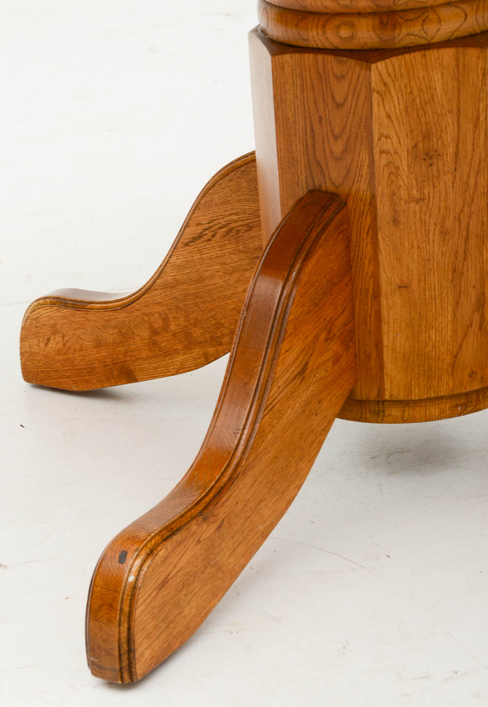 Round Oak Pedestal Dining Table with Extension and Chairs