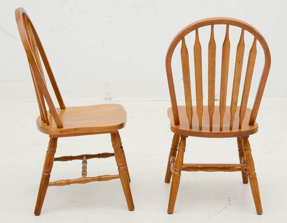 Round Oak Pedestal Dining Table with Extension and Chairs