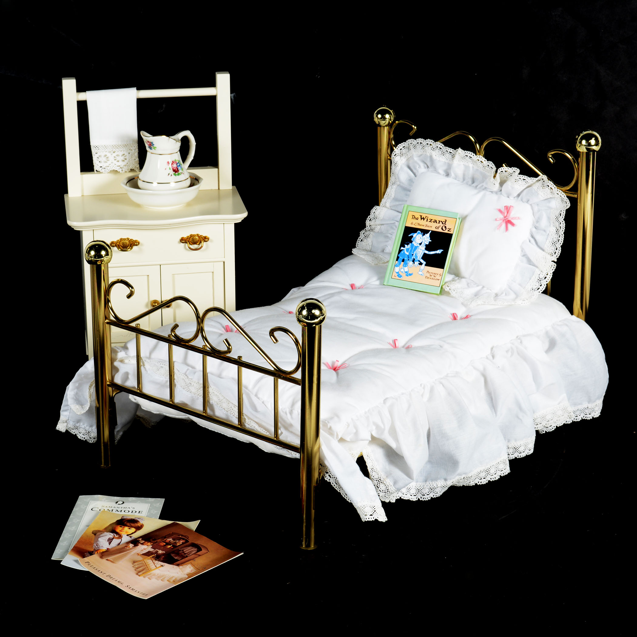 American Girl Samantha Brass Bed & Bedding For Nellie