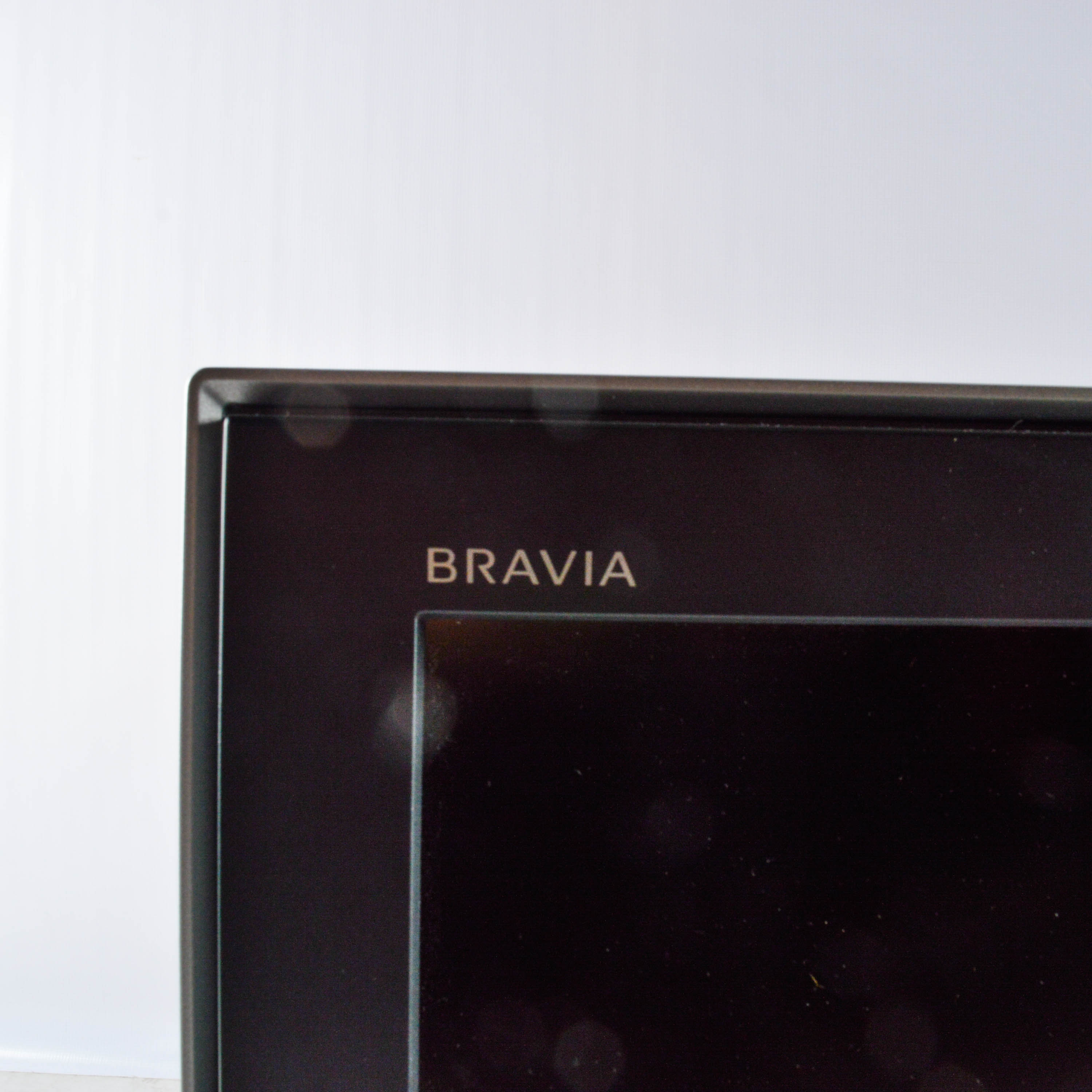 32" Sony Bravia LCD Digital Color Television