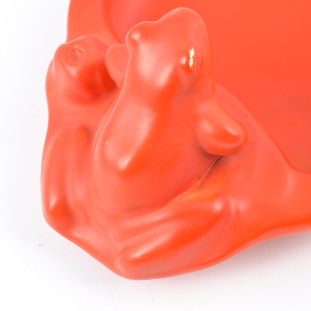 Circa 1920 Weller Pottery Frog and Lily Pad PIn Tray