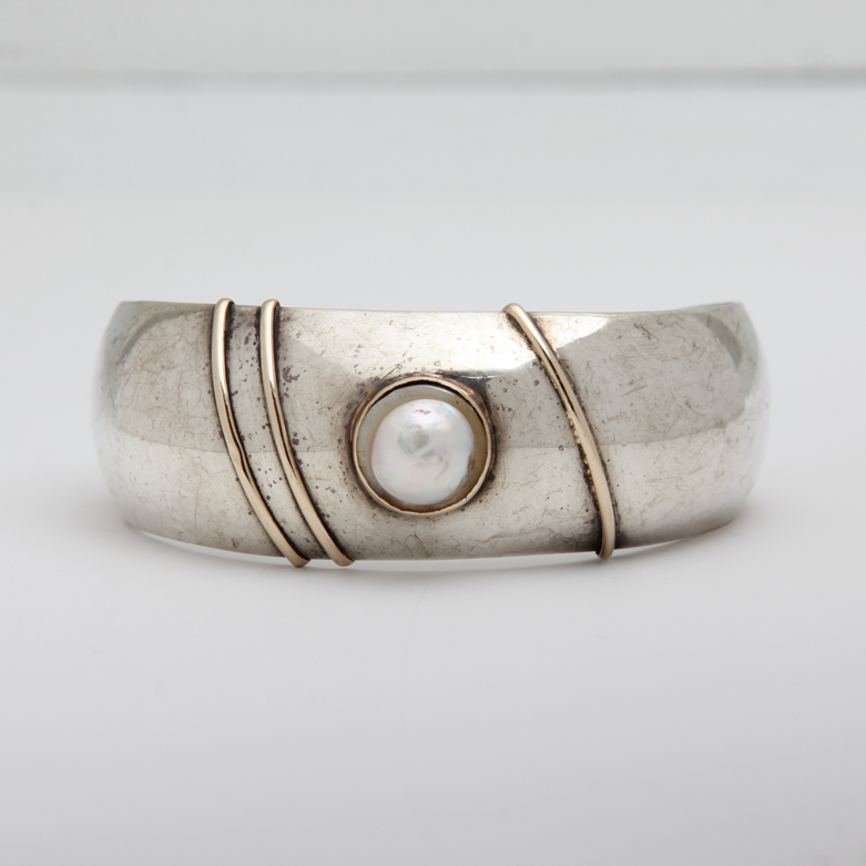 Sterling Silver Mother of Pearl Bangle Bracelet