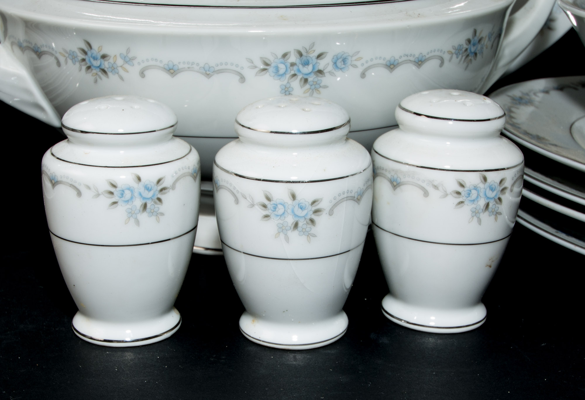 Style House "Anniversary" Fine China Set
