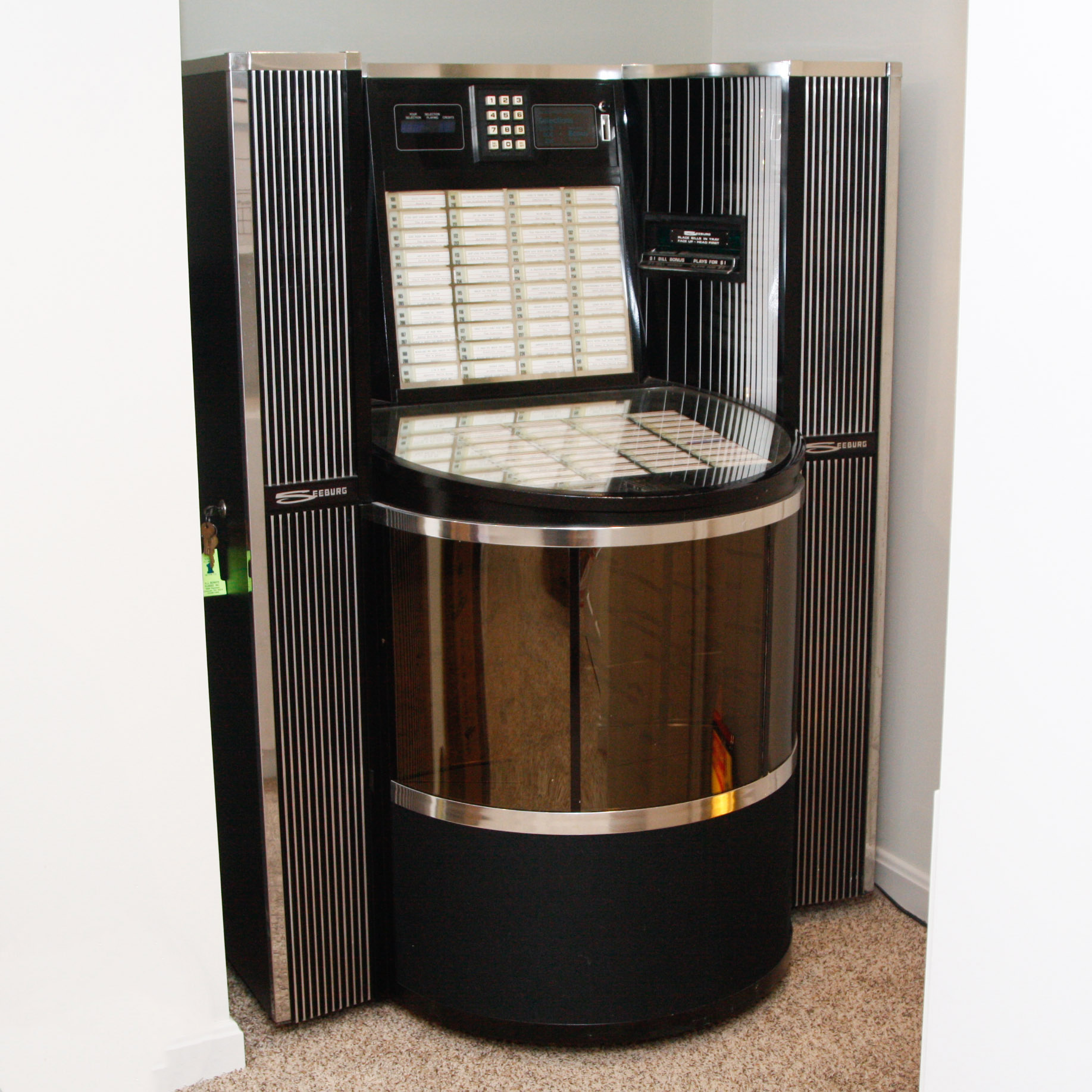 Seeburg SMC3 Prelude Phonograph Jukebox | EBTH