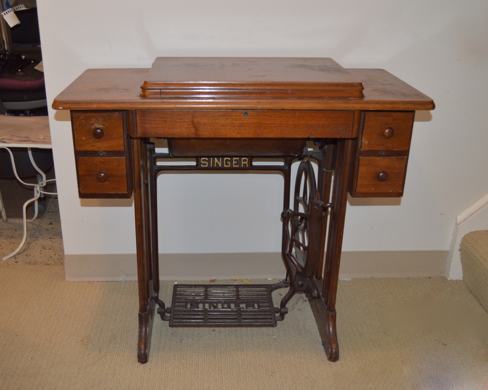 Vintage Singer Sewing Machine with Wood Cabinet Circa 1941