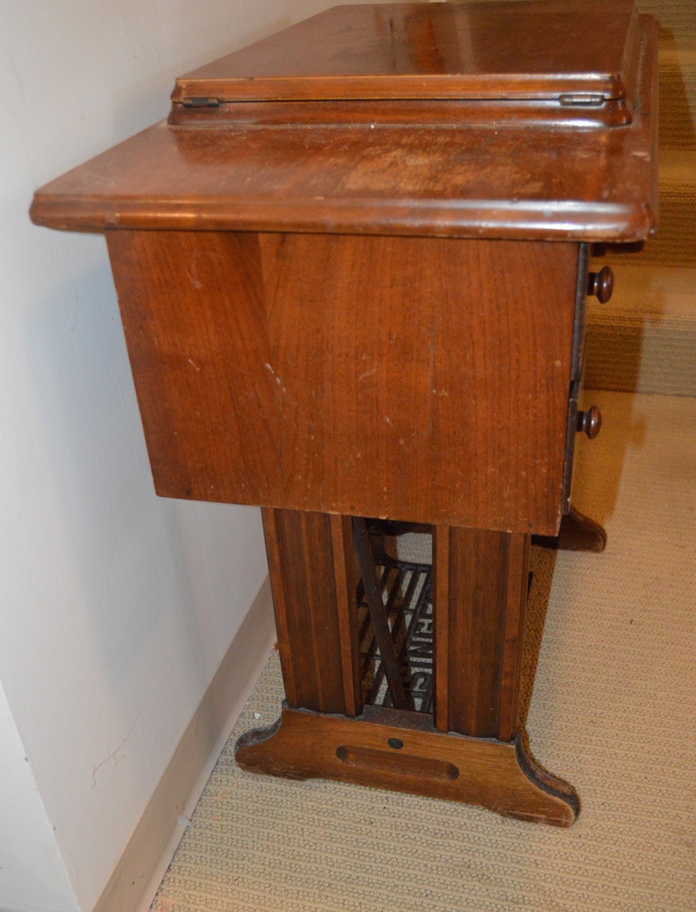 Vintage Singer Sewing Machine with Wood Cabinet Circa 1941