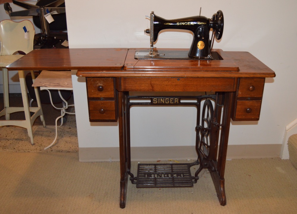 Vintage Singer Sewing Machine with Wood Cabinet Circa 1941