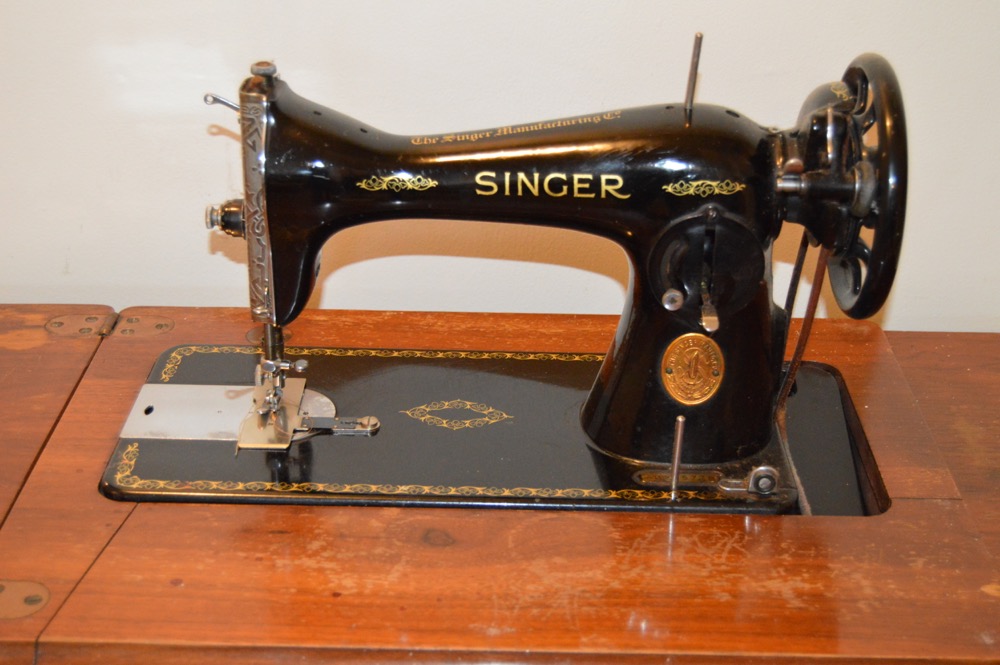 Vintage Singer Sewing Machine with Wood Cabinet Circa 1941