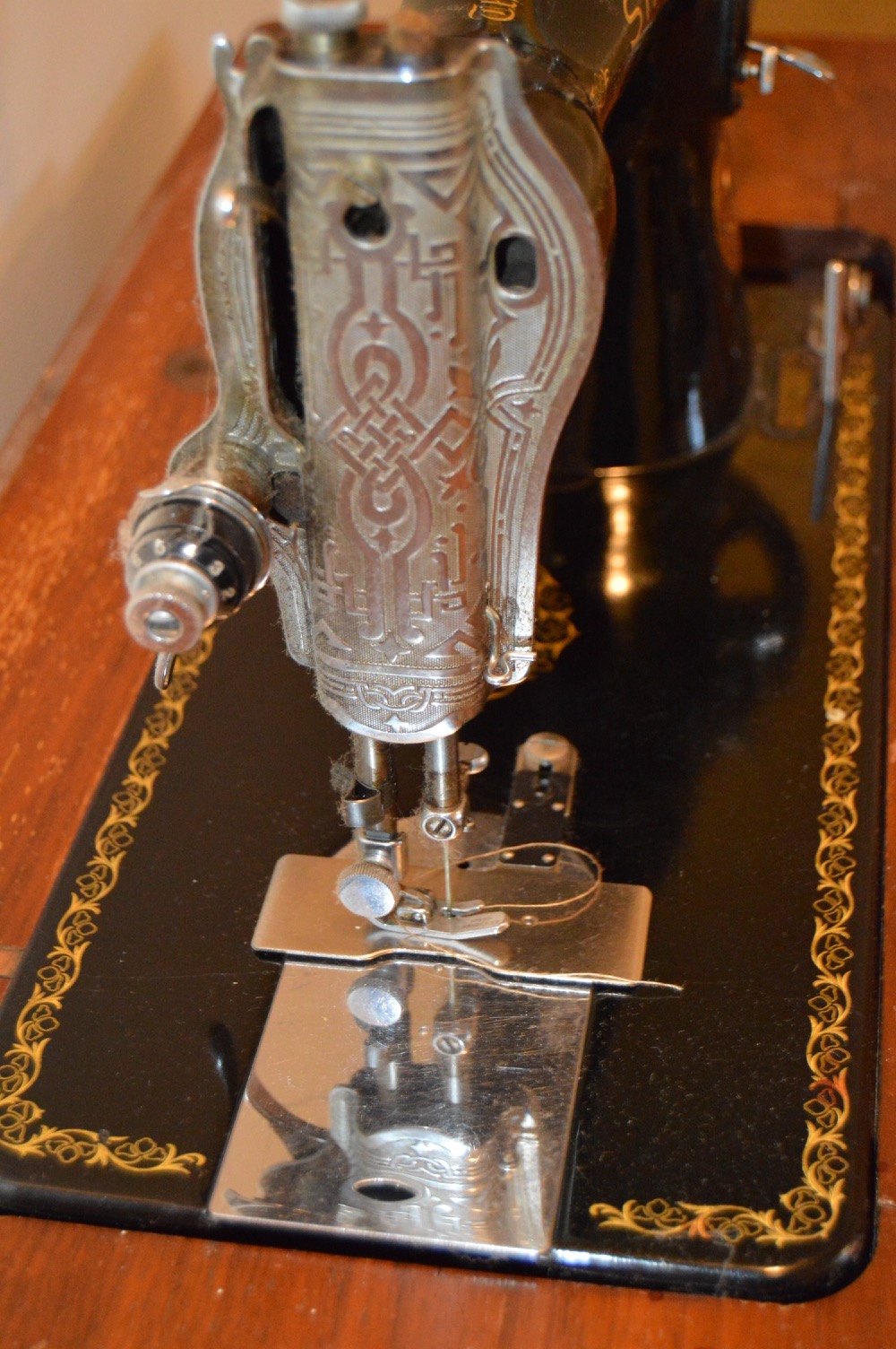 Vintage Singer Sewing Machine with Wood Cabinet Circa 1941