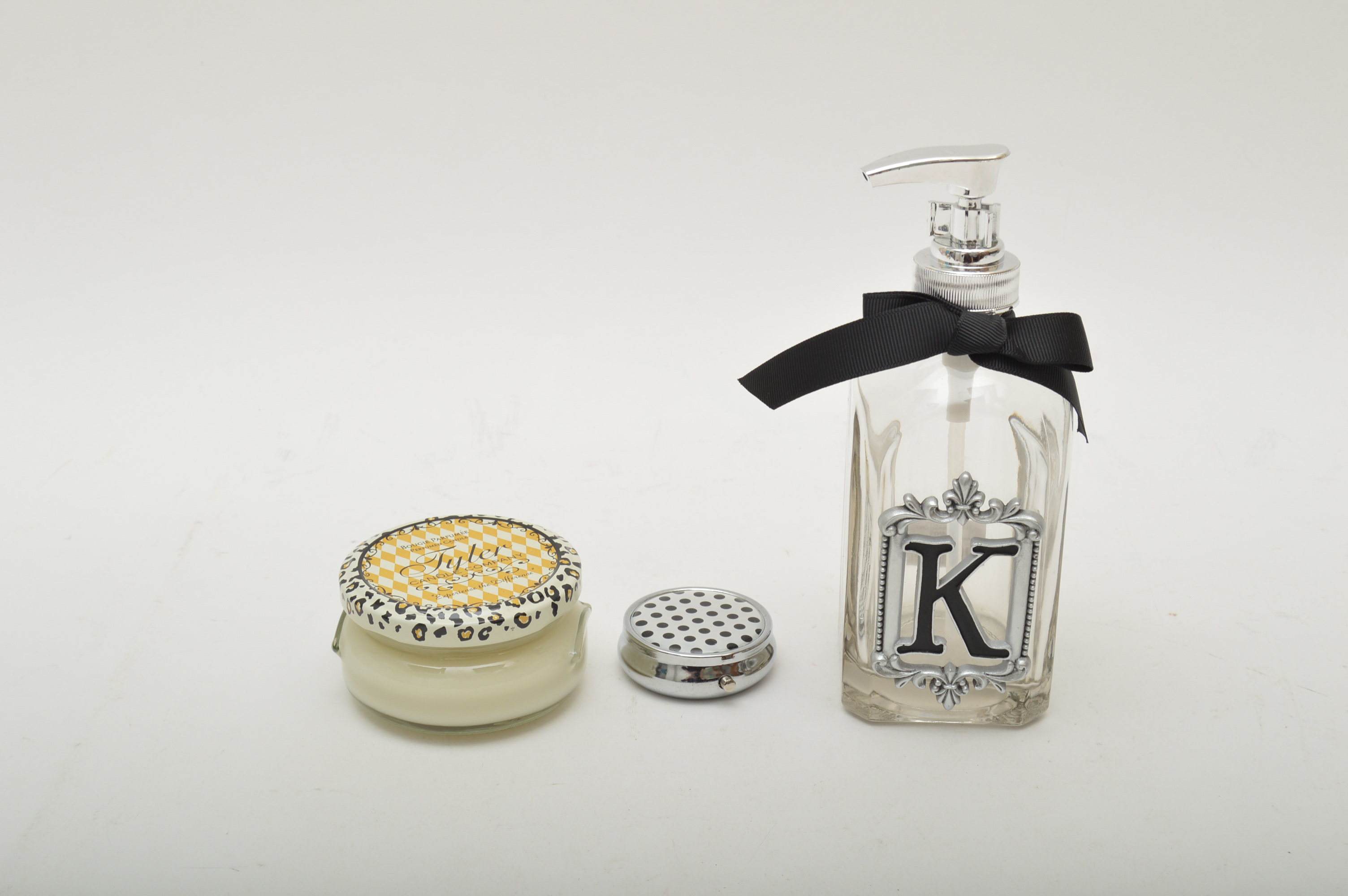 "K" Monogram Decor with Accessories
