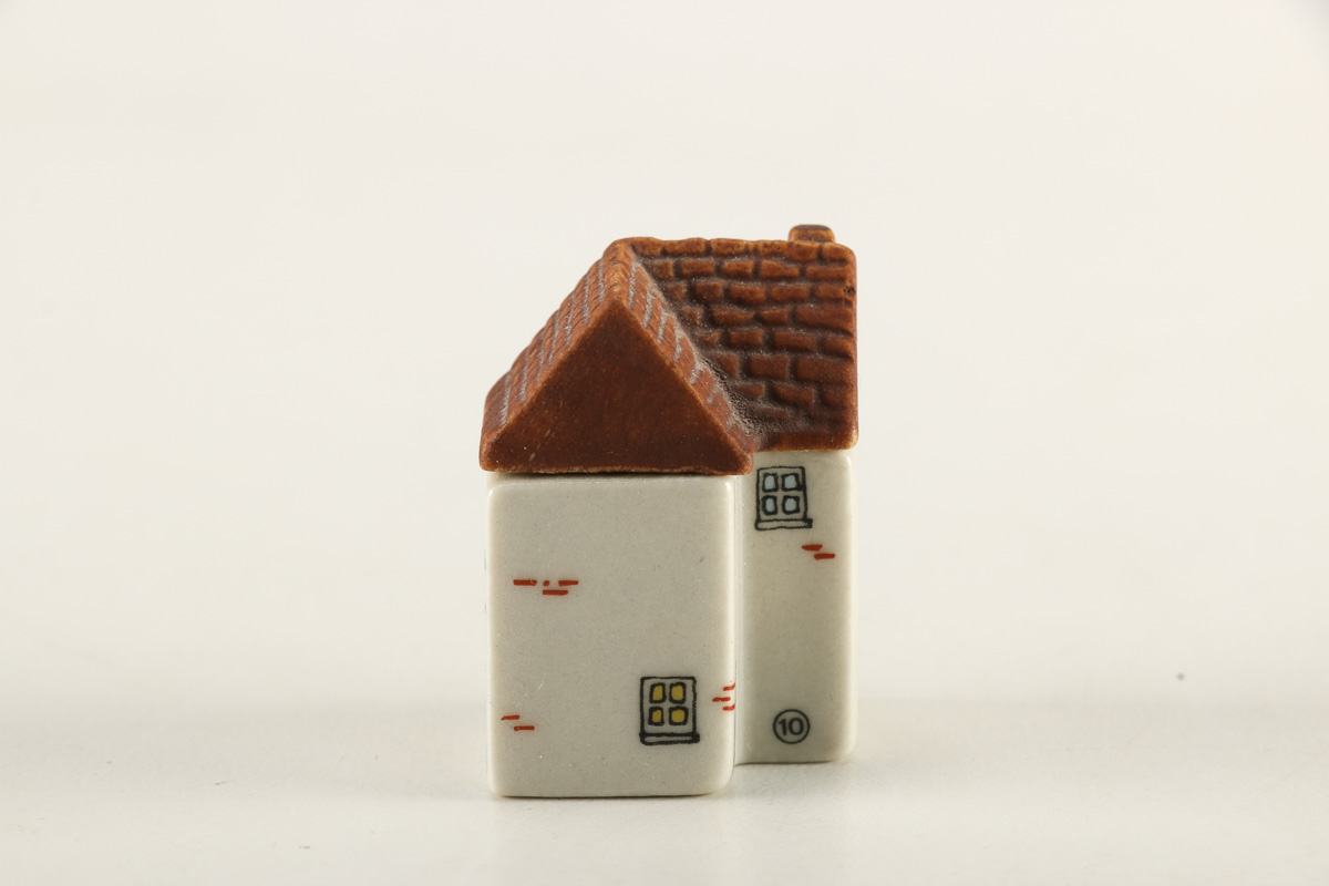 Wade Porcelain "S. Farthing" Building