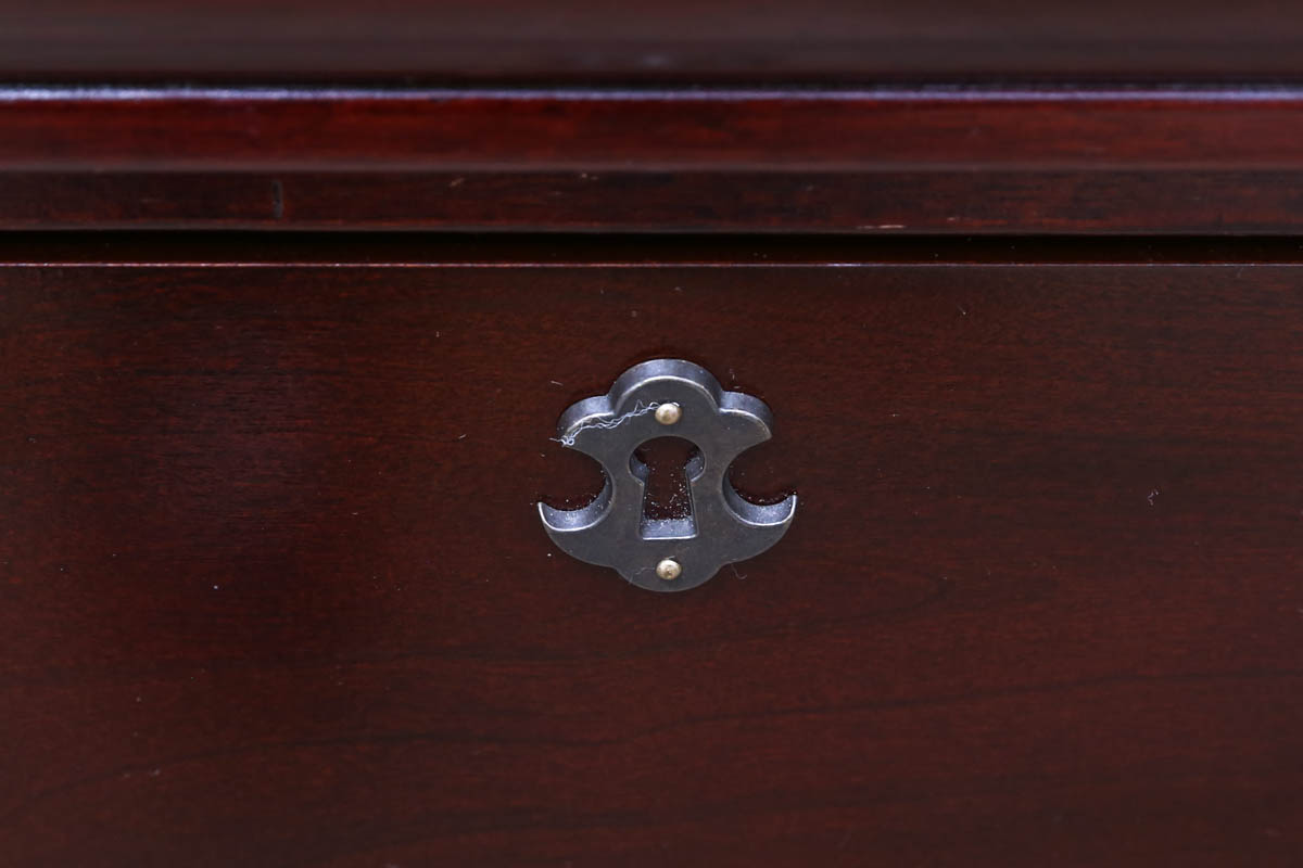 Early 21st Century "Villa Collection" Dresser by Rooms To Go