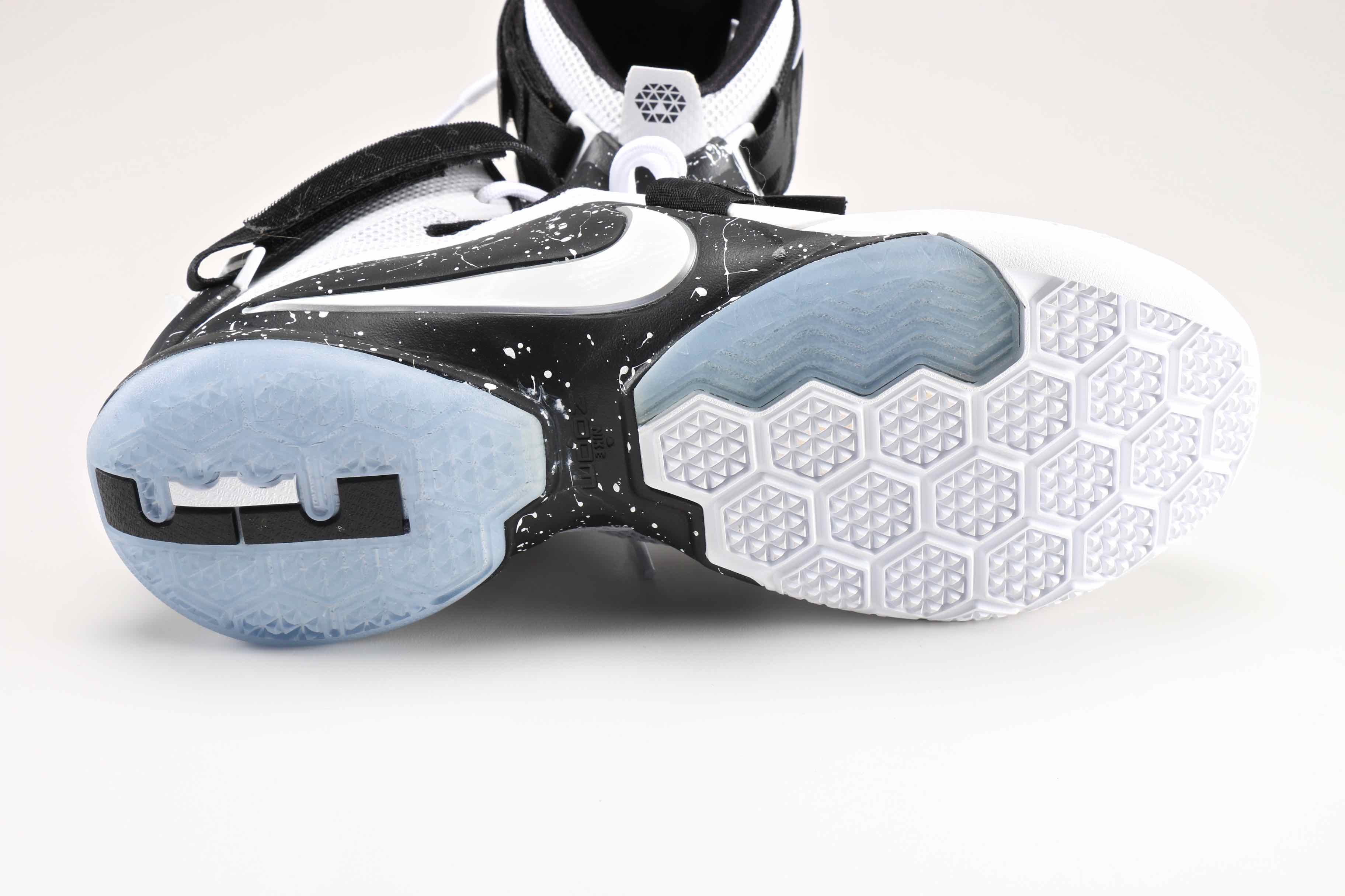 Men's Nike Lebron Soldier IX Basketball Shoes