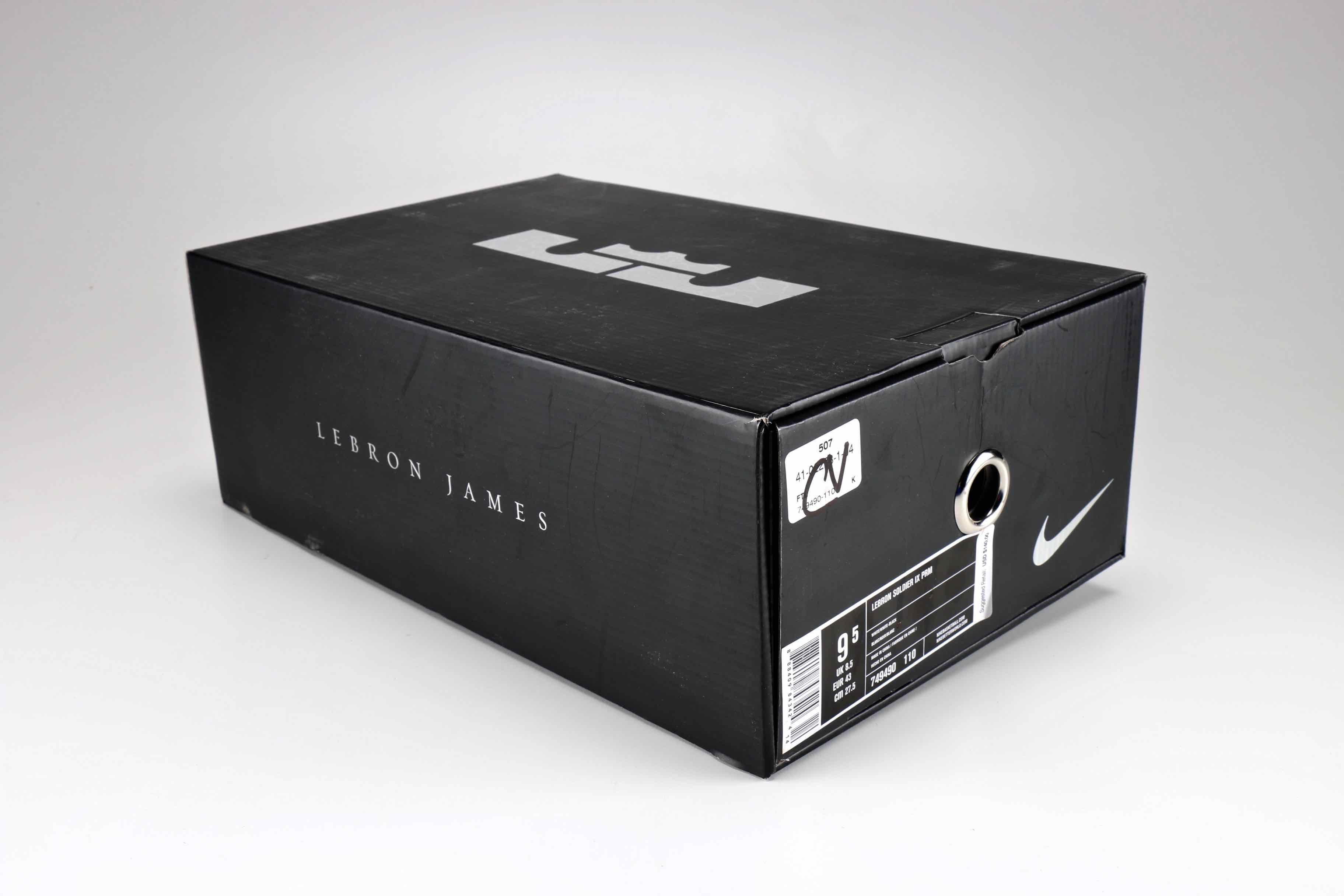 Men's Nike Lebron Soldier IX Basketball Shoes