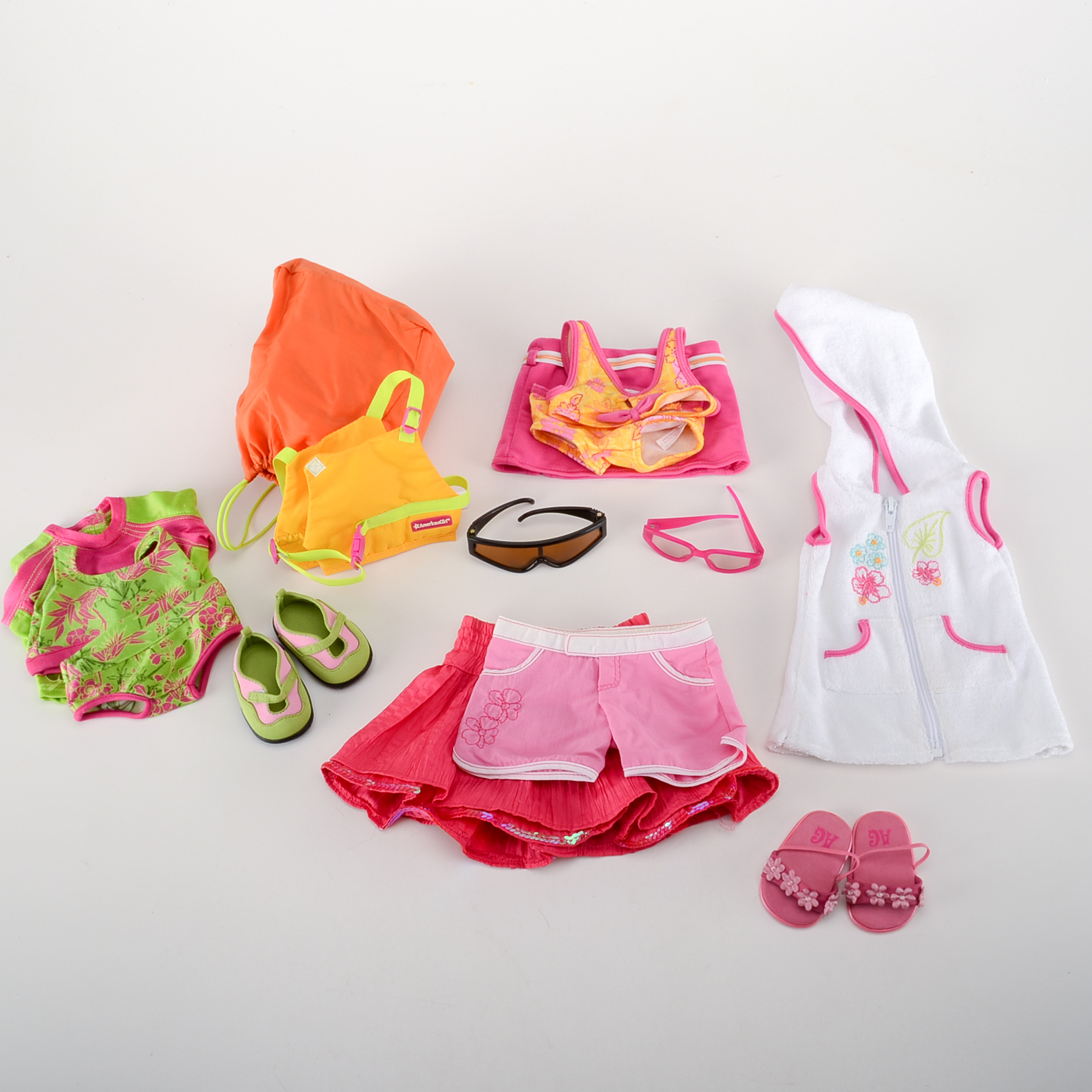 American Girl Clothing Lot and Accessories for Jess McConnell 2006 Girl of the Year