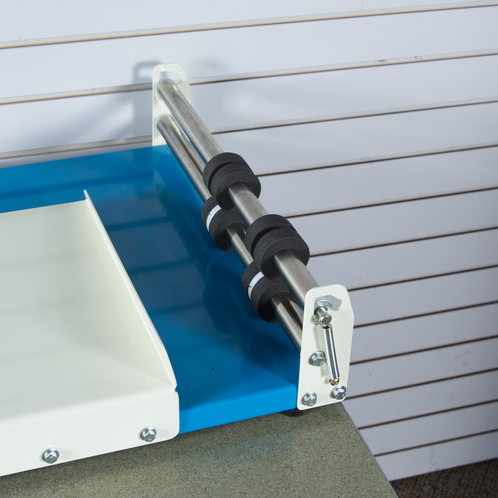 A.I.E. L-Bar Shrink Wrap Sealer Roller