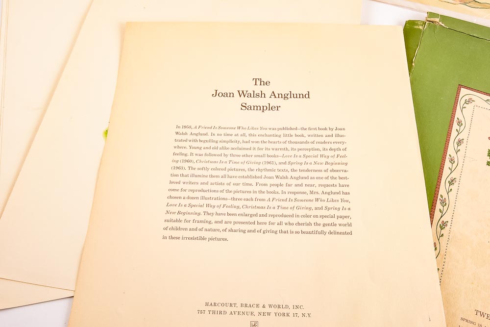 Collection of Vintage Paper Dolls and a Joan Walsh Anglund Print Porfolio