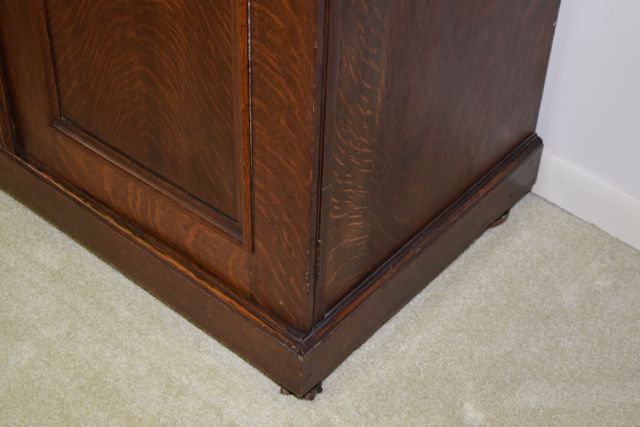 Antique Scarritt-Comstock Quarter Sawn Oak Gentleman's Wardrobe