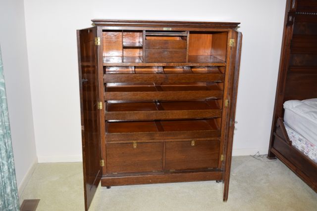 Antique Scarritt-Comstock Quarter Sawn Oak Gentleman's Wardrobe