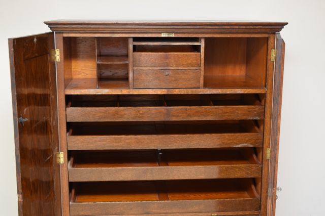 Antique Scarritt-Comstock Quarter Sawn Oak Gentleman's Wardrobe